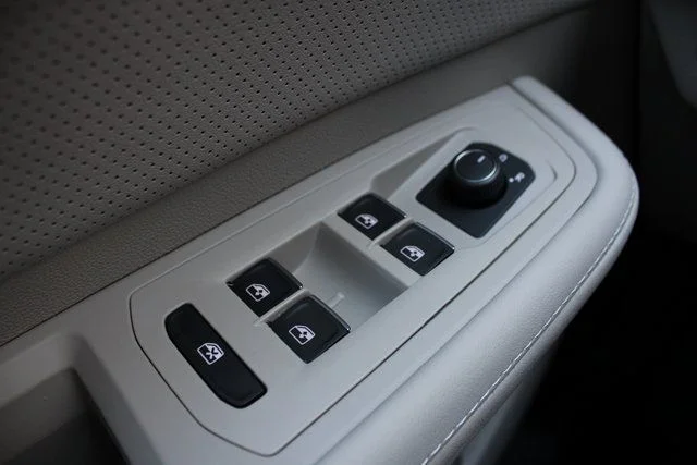 2026 Volkswagen Atlas SE w/Tech - Photo 18