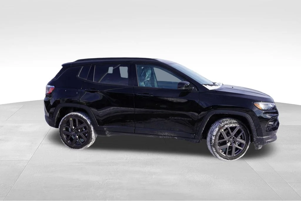 New 2026 Diamond Black Crystal Pearlcoat Jeep Limited image 2