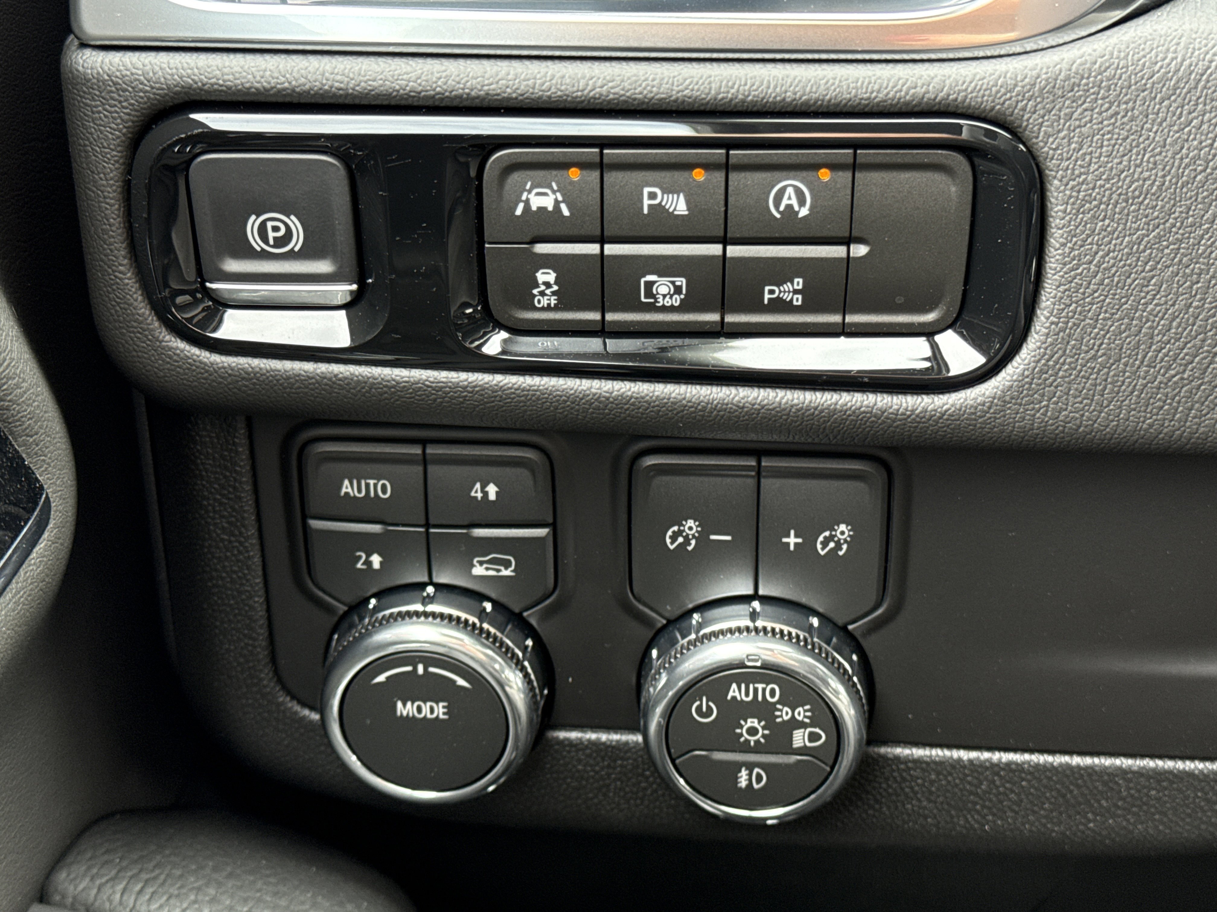 2026 GMC Yukon XL Denali - Photo 26