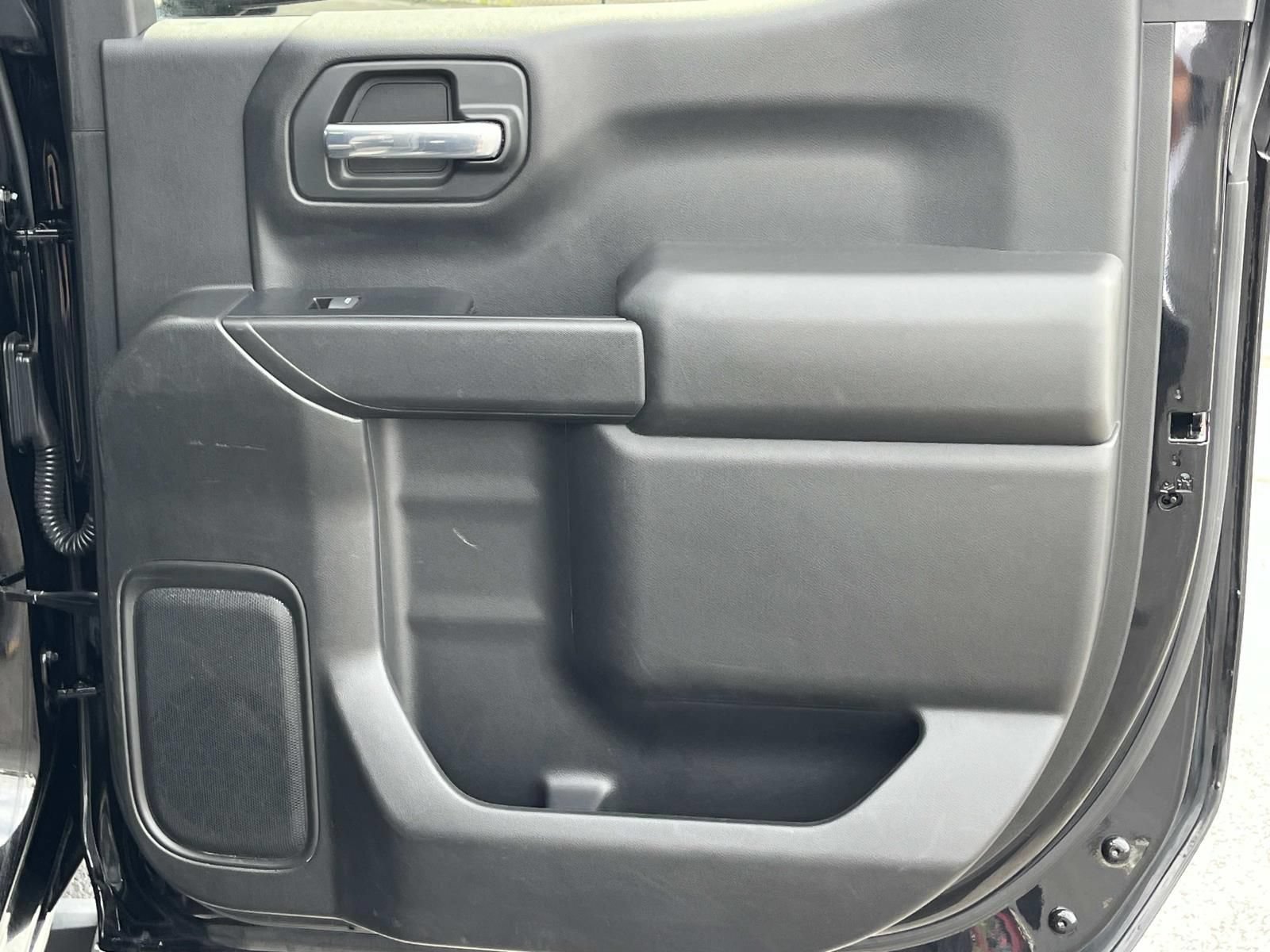 Used 2019 BLACK Chevrolet LT image 18