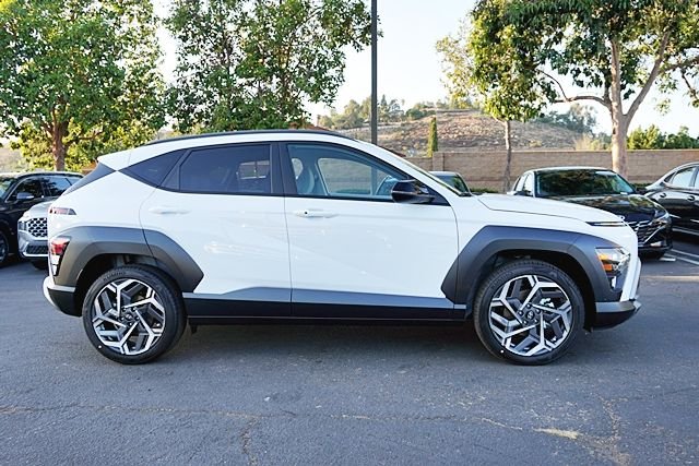 New 2026 White Hyundai SEL Premium image 6