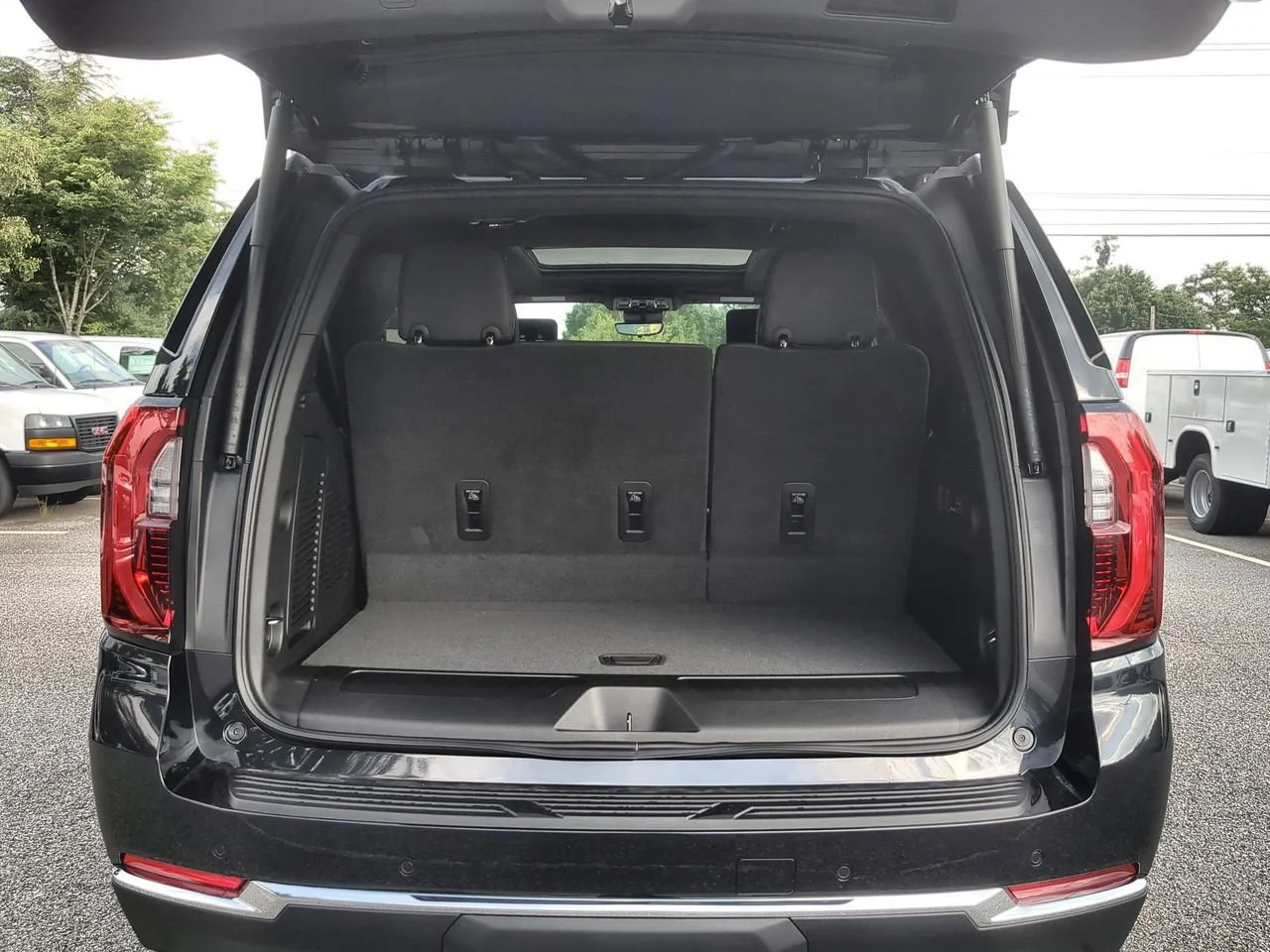 New 2026 Titanium Rush Metallic GMC Elevation image 27