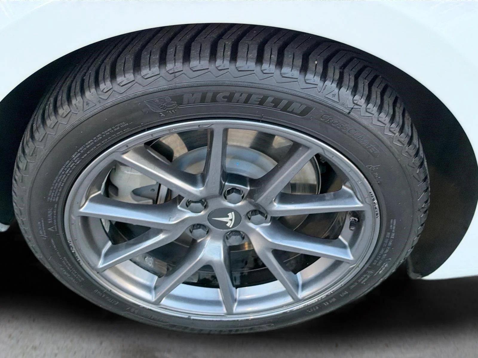 Used 2022  Tesla Long Range image 12