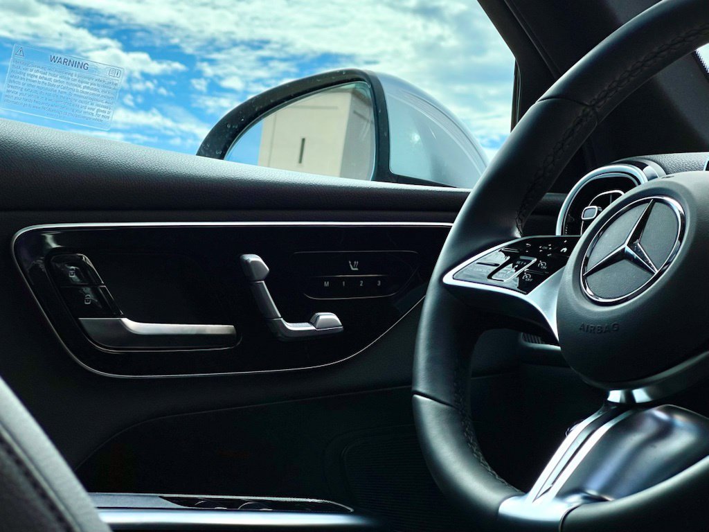 Certified Used 2026  Mercedes-Benz GLC 300 image 11