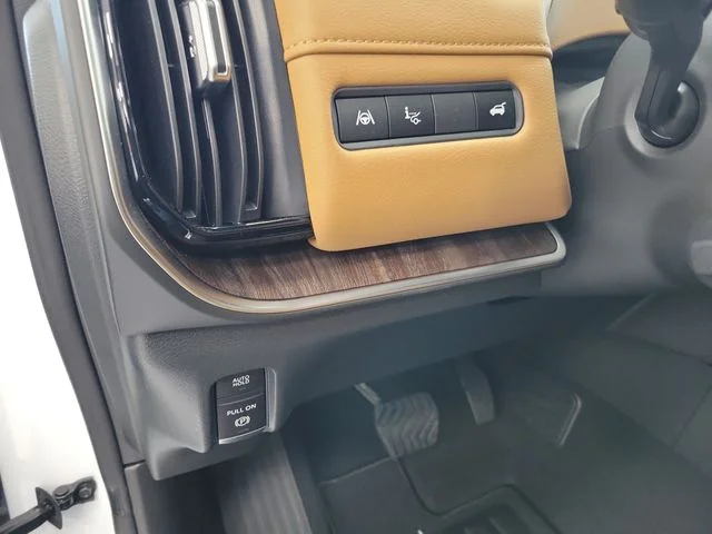 New 2026 Everest White TriCoat Nissan Platinum Reserve image 21