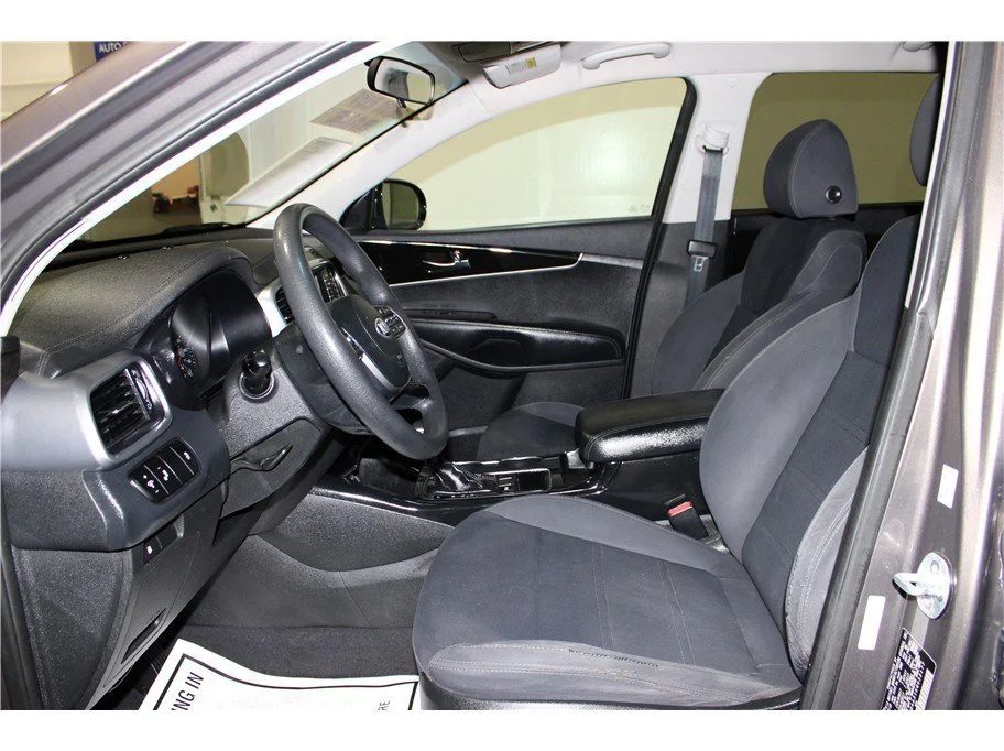 Used 2019 Dragon Brown Kia LX image 10