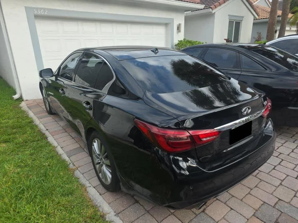 Certified Used 2023 Black Obsidian INFINITI LUXE image 5