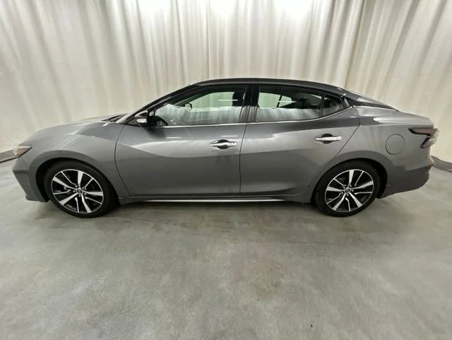 Used 2023 Gray Nissan 3.5 SL image 3