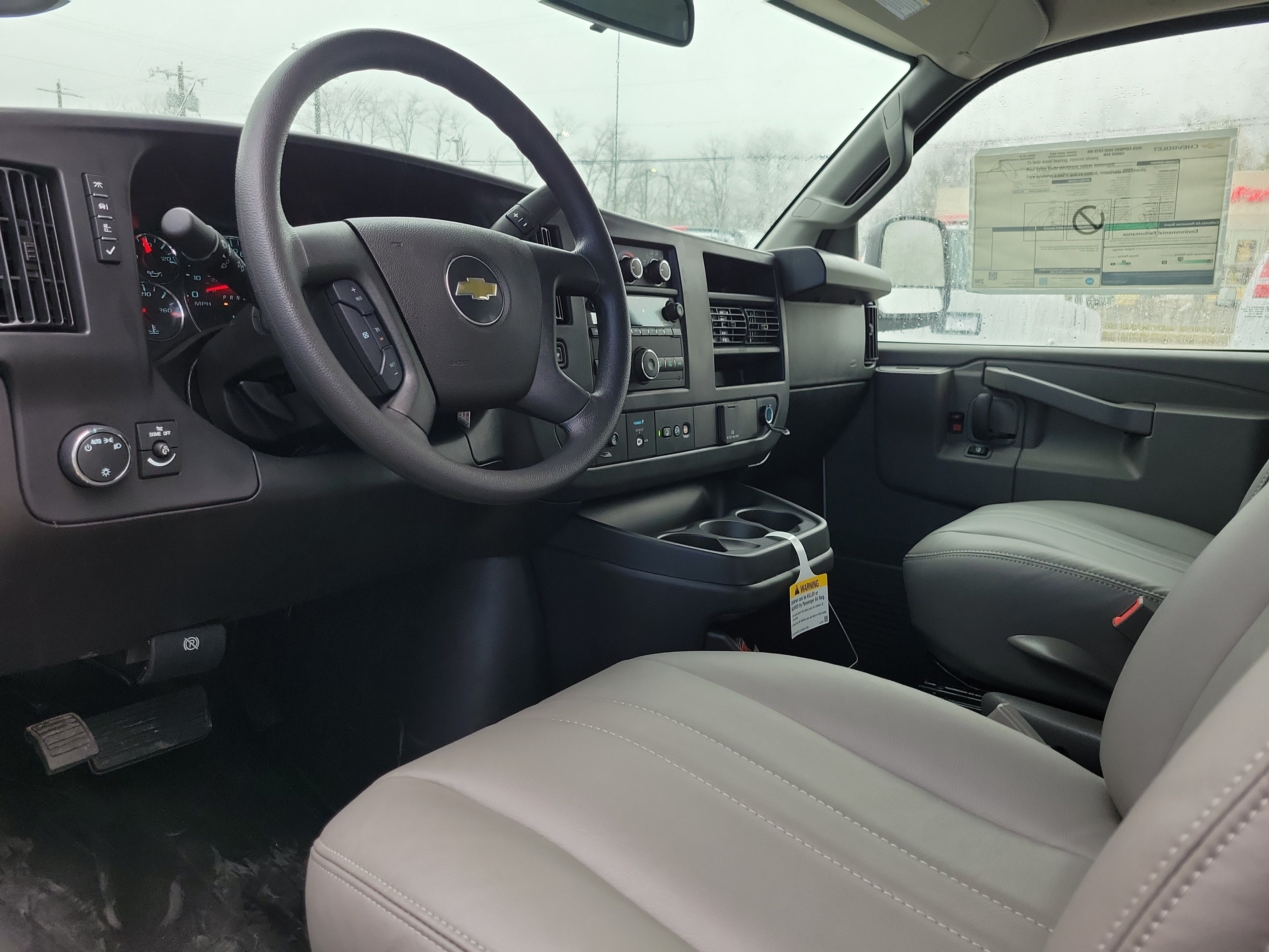 2025 Chevrolet Express Cargo Work Van - Photo 19
