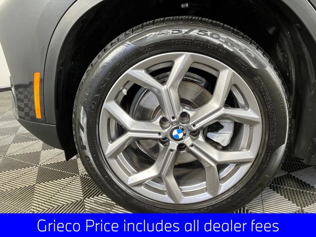 Used 2024 Gray BMW xDrive30i image 11