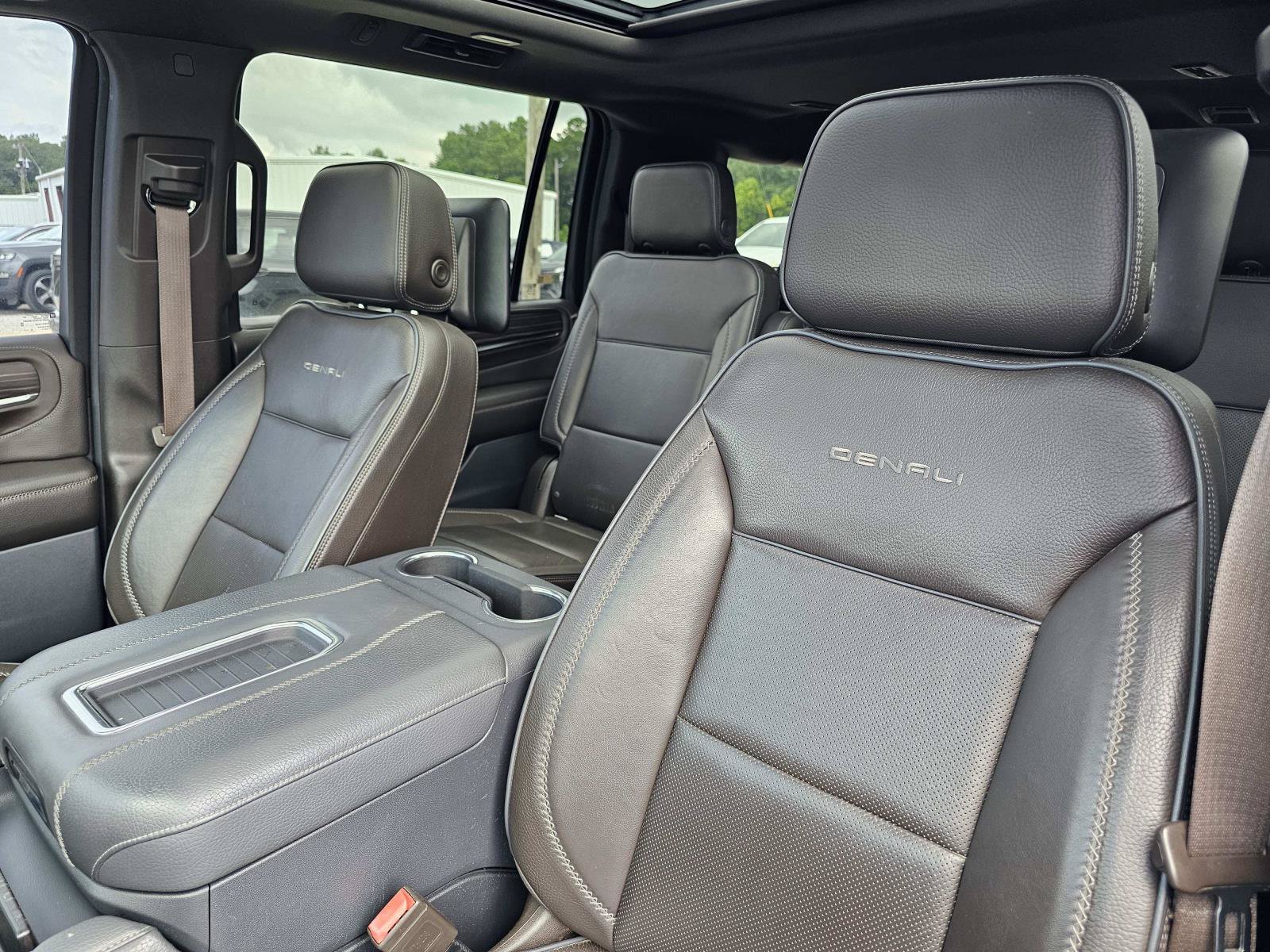 2021 GMC Yukon XL Denali - Photo 16