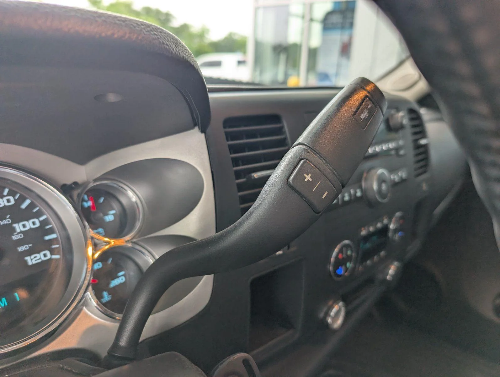 Used 2007 Summit White GMC SLE2 image 24