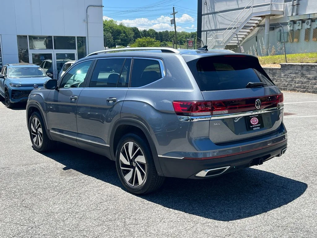 Used 2024 Gray Volkswagen 2.0T SEL image 4