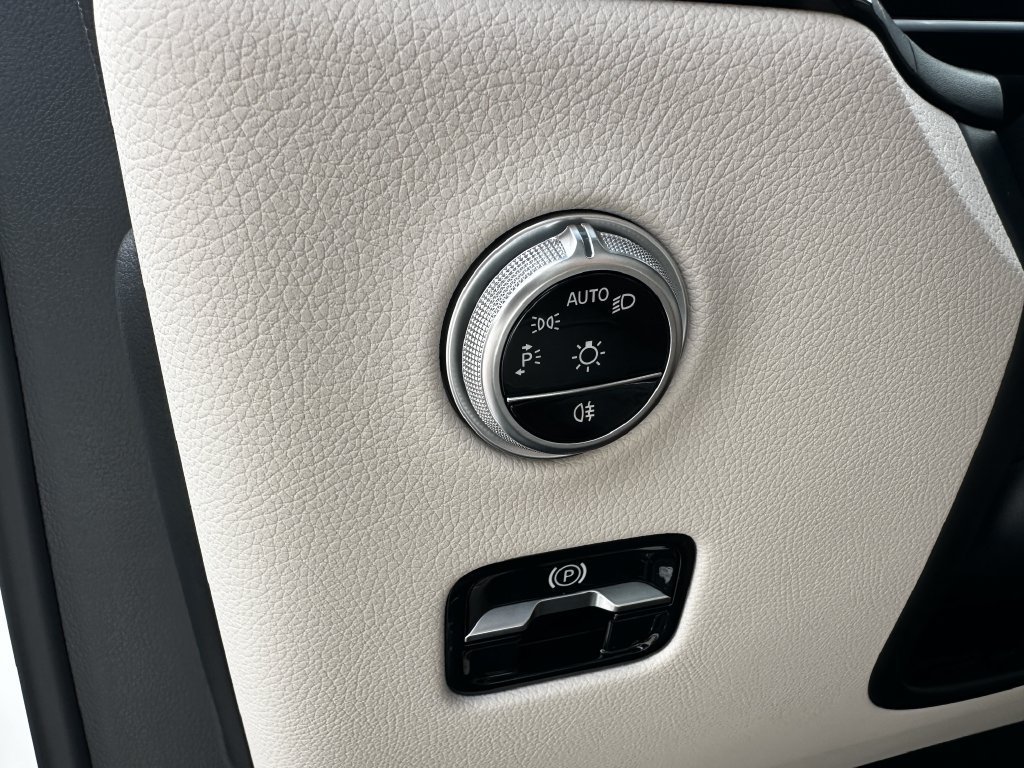 New 2026 Polar White Mercedes-Benz GLC 300 image 71