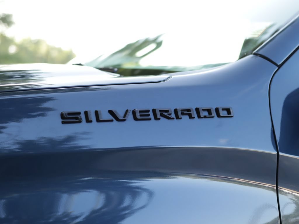 Used 2022 Northsky Blue Metallic Chevrolet Custom image 31