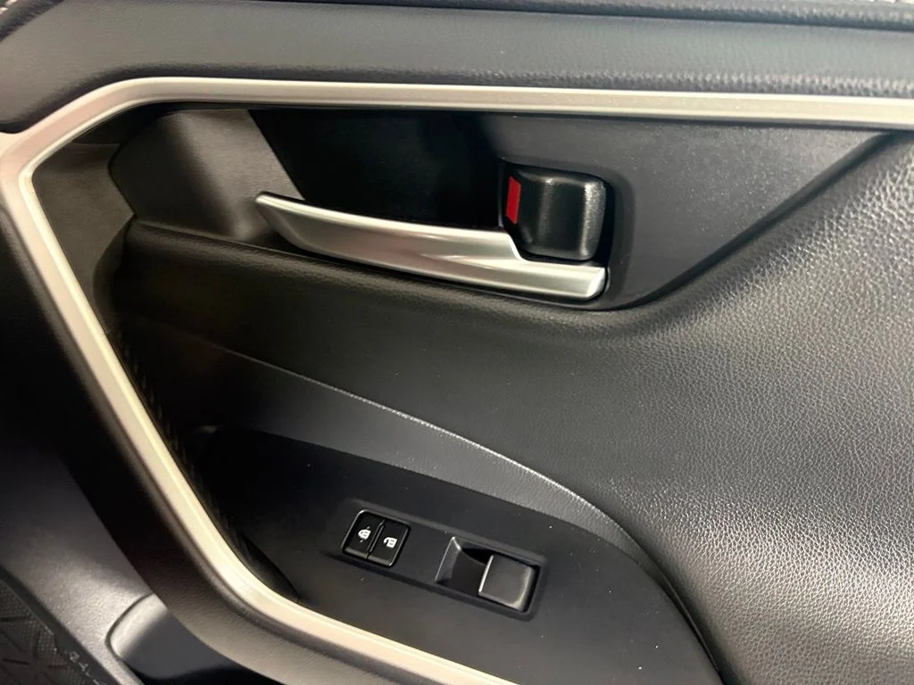 2019 Toyota RAV4 Limited - Photo 13