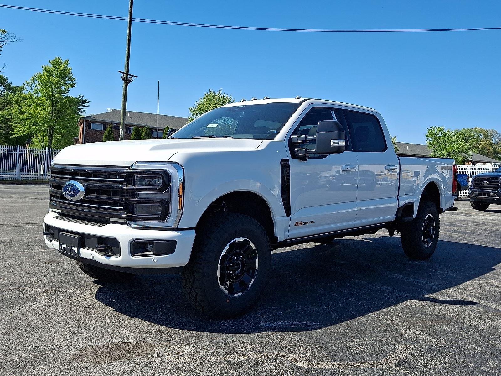 New 2026 Star White Metallic Tri-Coat Ford F-250® Platinum® image 2
