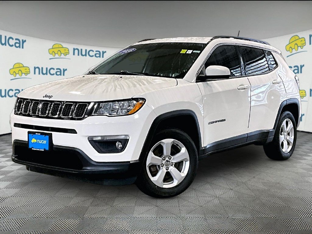Used 2018 White Jeep Latitude image 3