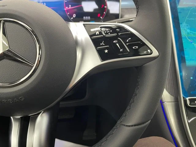New 2027 Black Mercedes-Benz GLC 300 image 25