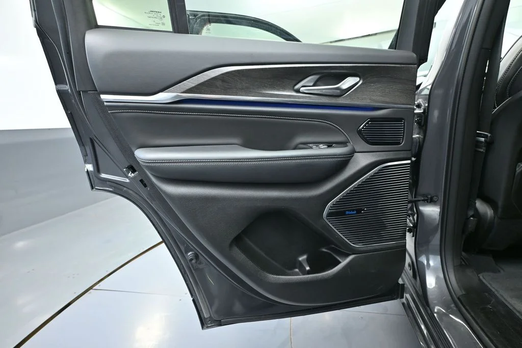 Used 2023 Gray Jeep Overland 4xe image 31