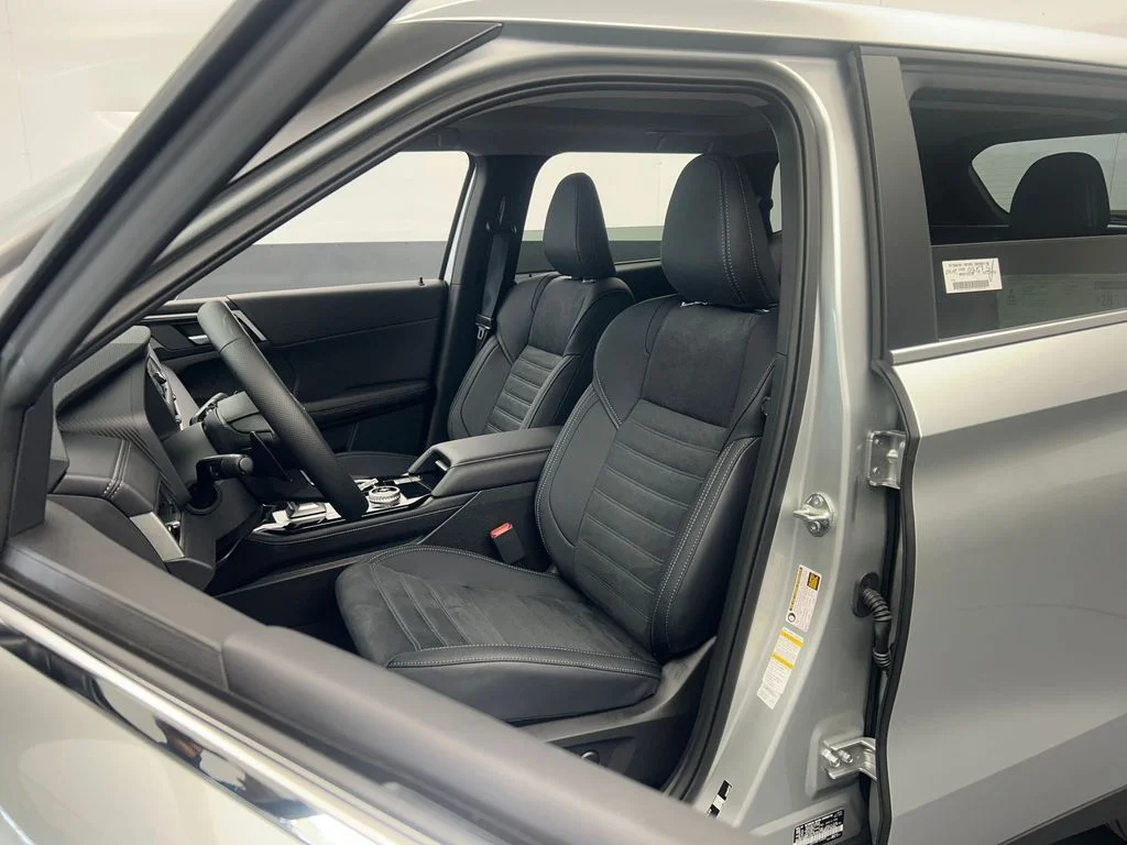 New 2026 Silver Alloy Mitsubishi SE image 10