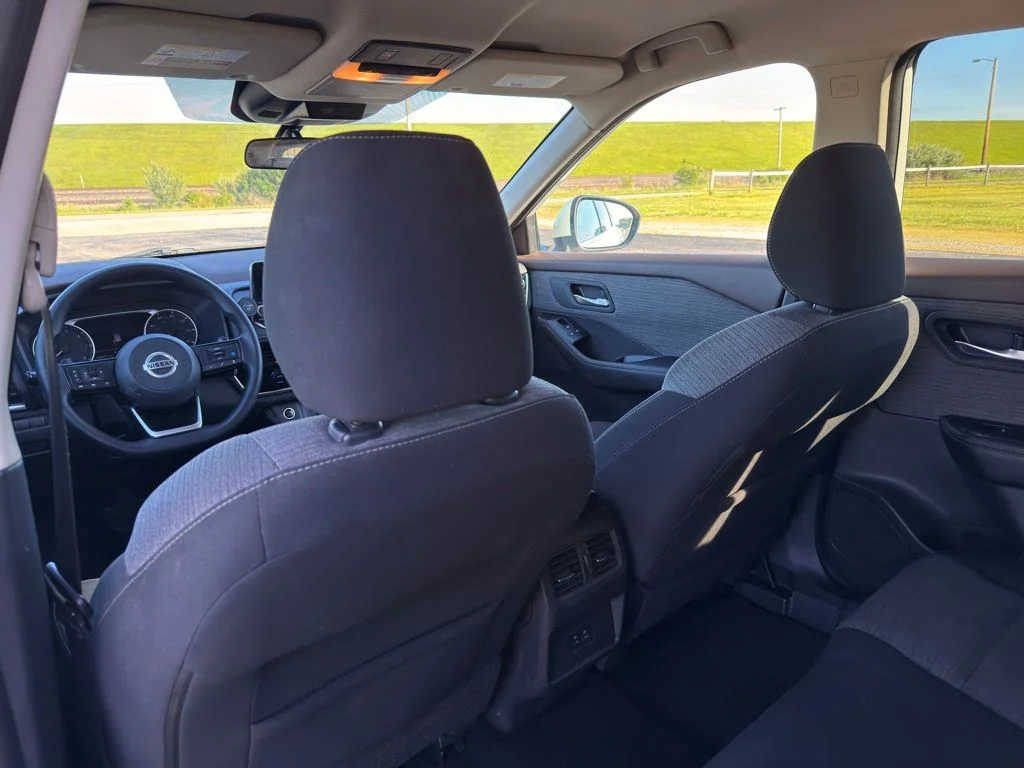 Used 2021 White Nissan SV image 27
