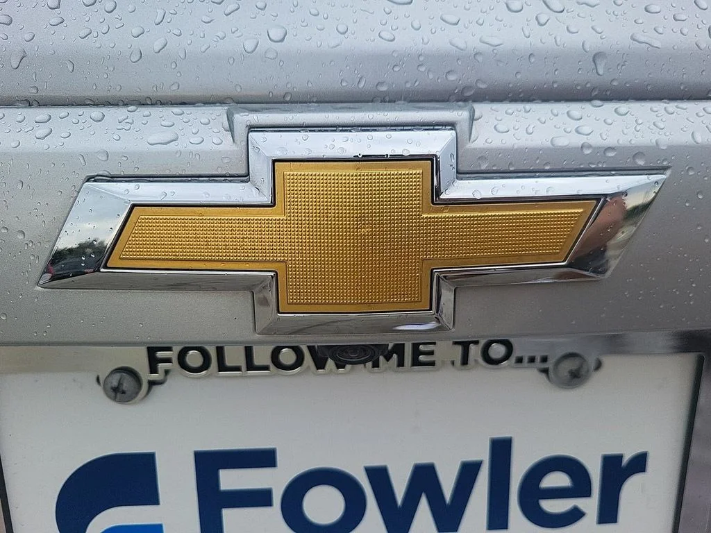 Used 2022 Silver Ice Metallic Chevrolet LT image 36