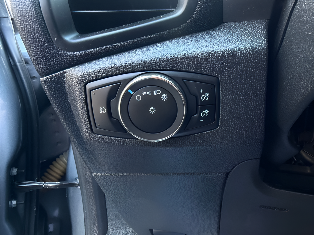 Used 2018 Gray Ford SE image 9