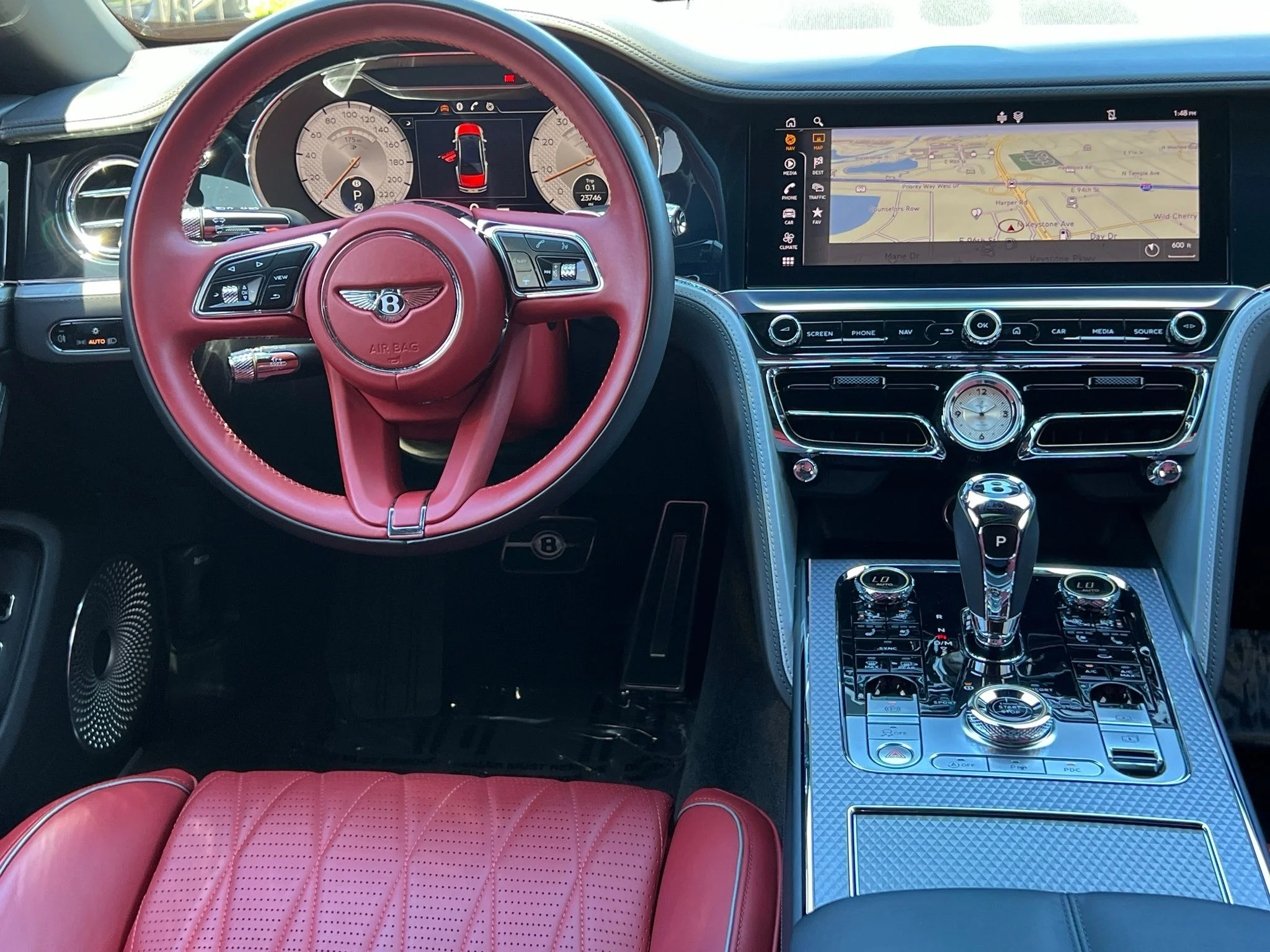 Used 2022  Bentley W12 image 4
