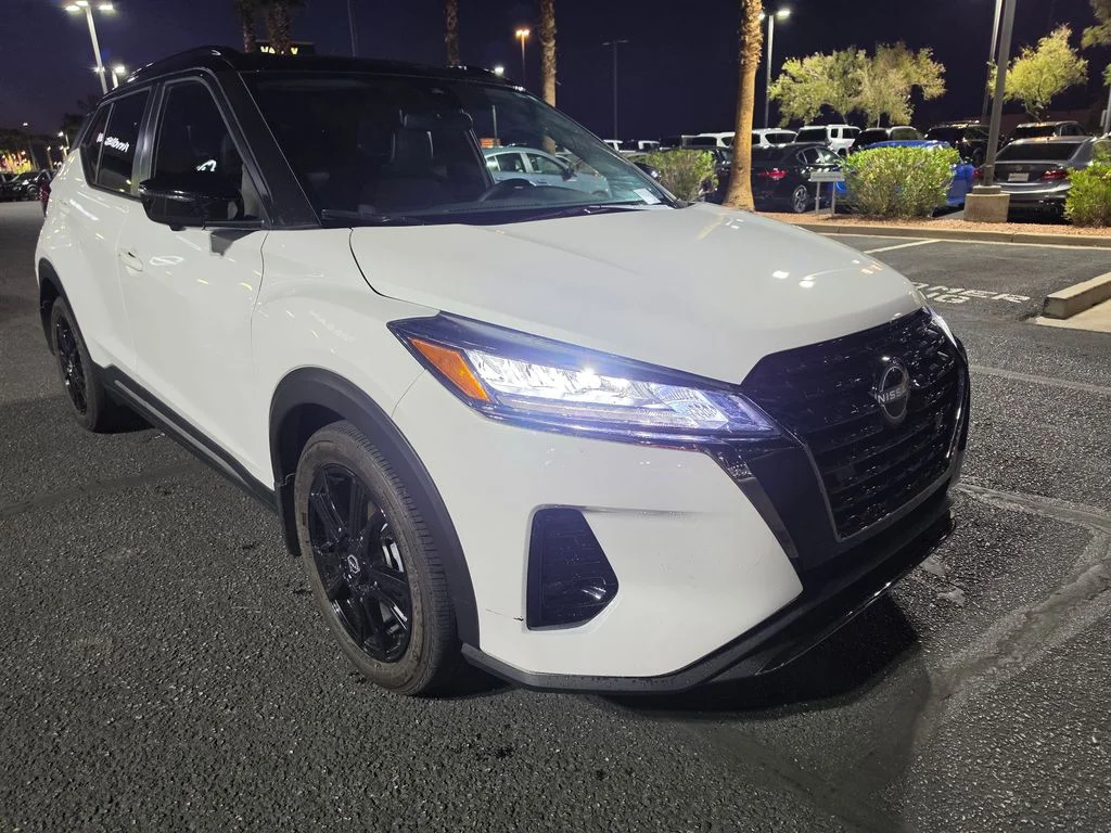 Certified Used 2023 White Nissan SR image 3