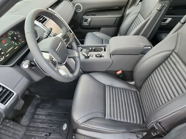 Used 2025 Santorini Black Metallic Land Rover S image 3