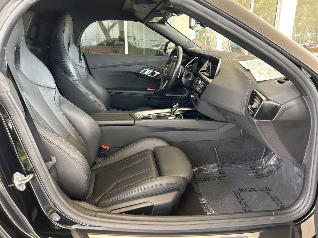 2025 BMW Z4 30i - Photo 24