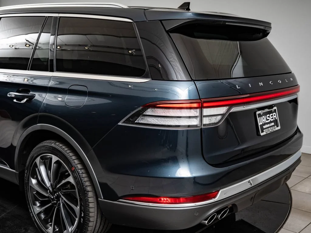 Used 2021 Flight Blue Lincoln Reserve image 19