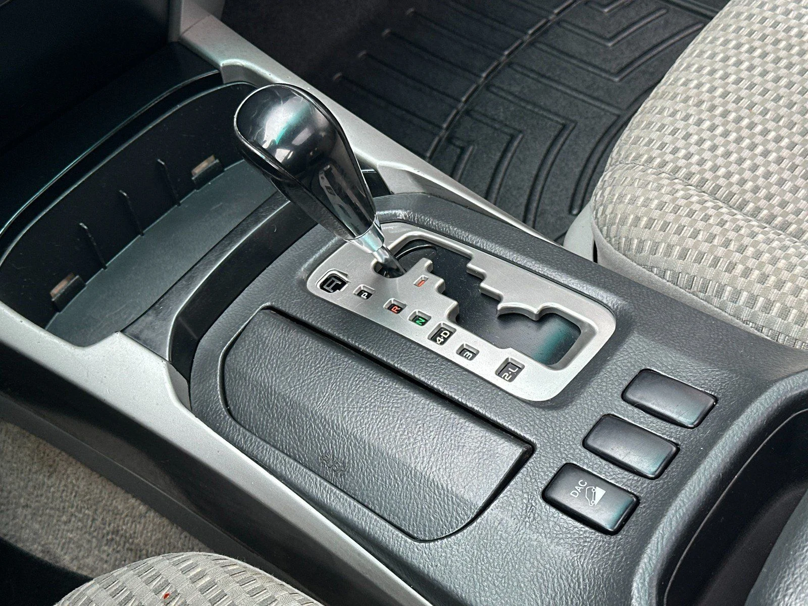 Used 2006 Titanium Metallic Toyota SR5 image 18