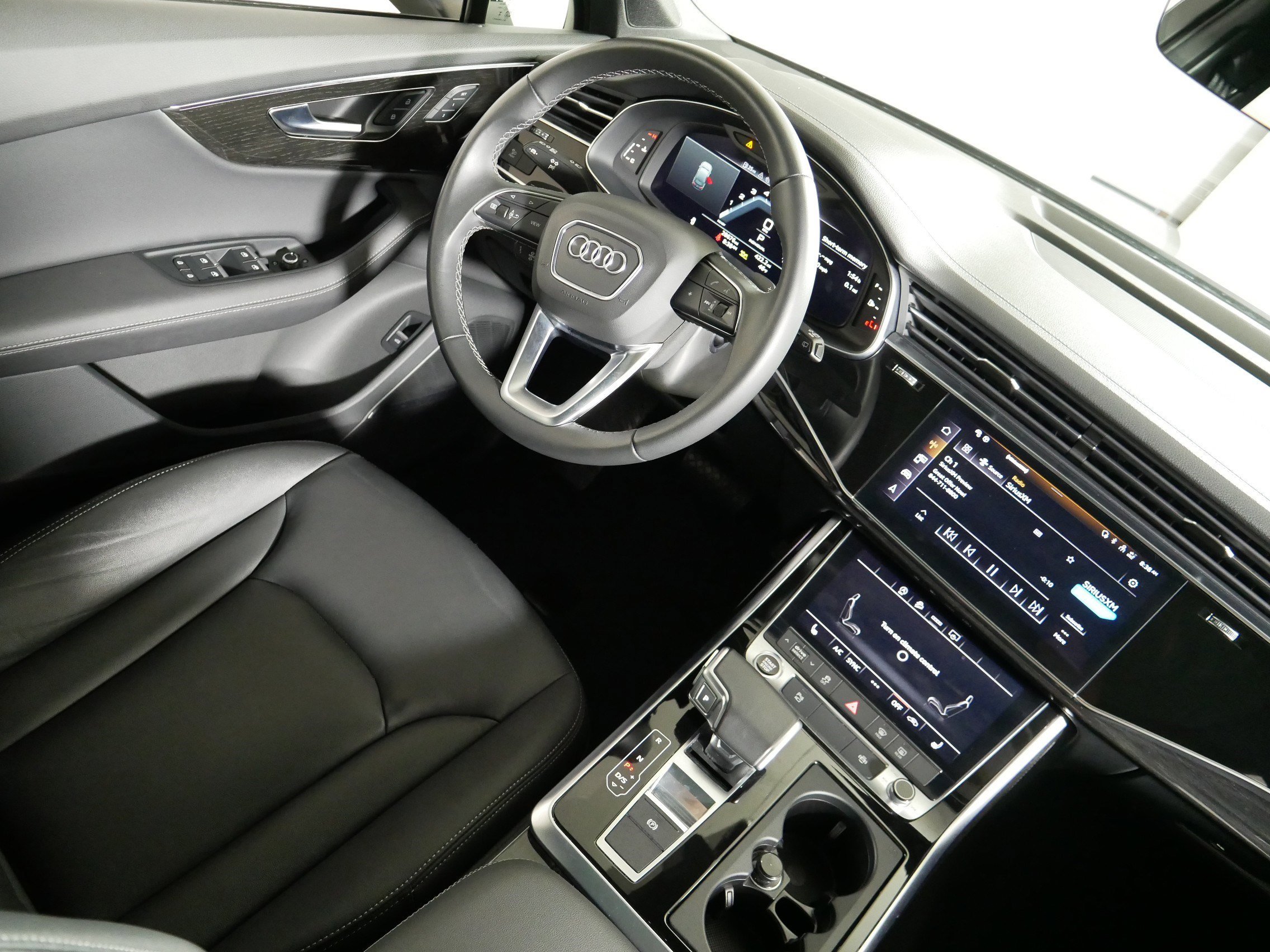 2025 Audi Q7 Premium Plus - Photo 9