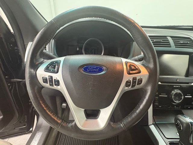 Used 2014 Black Ford Limited image 15