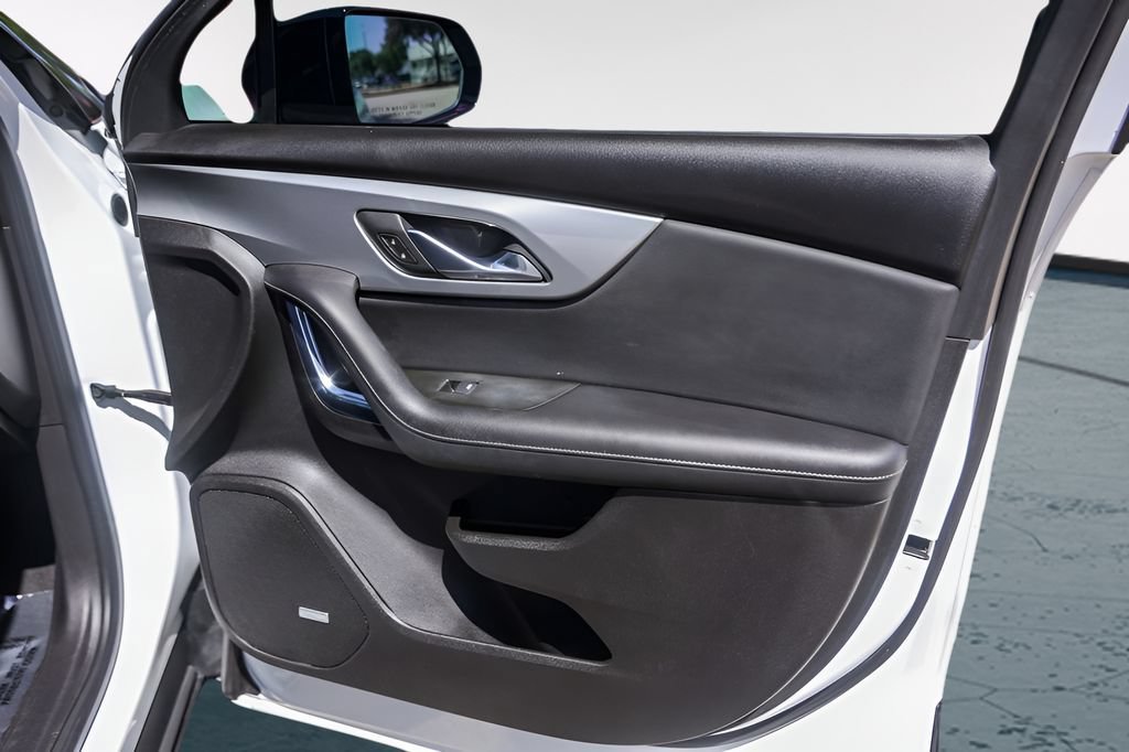 Used 2020 SUMMIT WHITE Chevrolet LT image 30