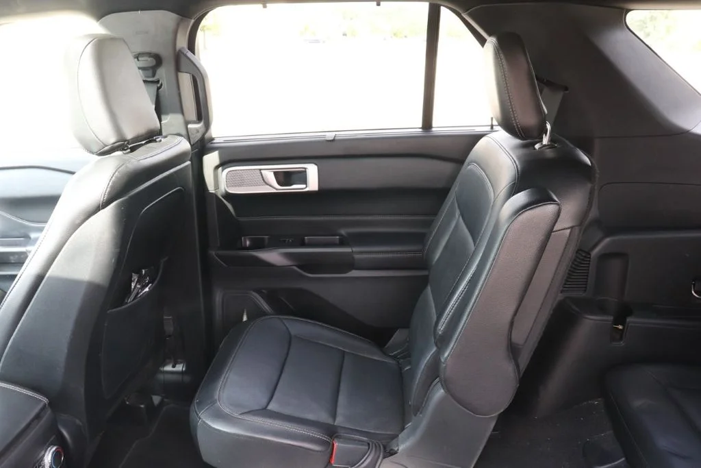 Used 2020 Blue Ford Limited image 16
