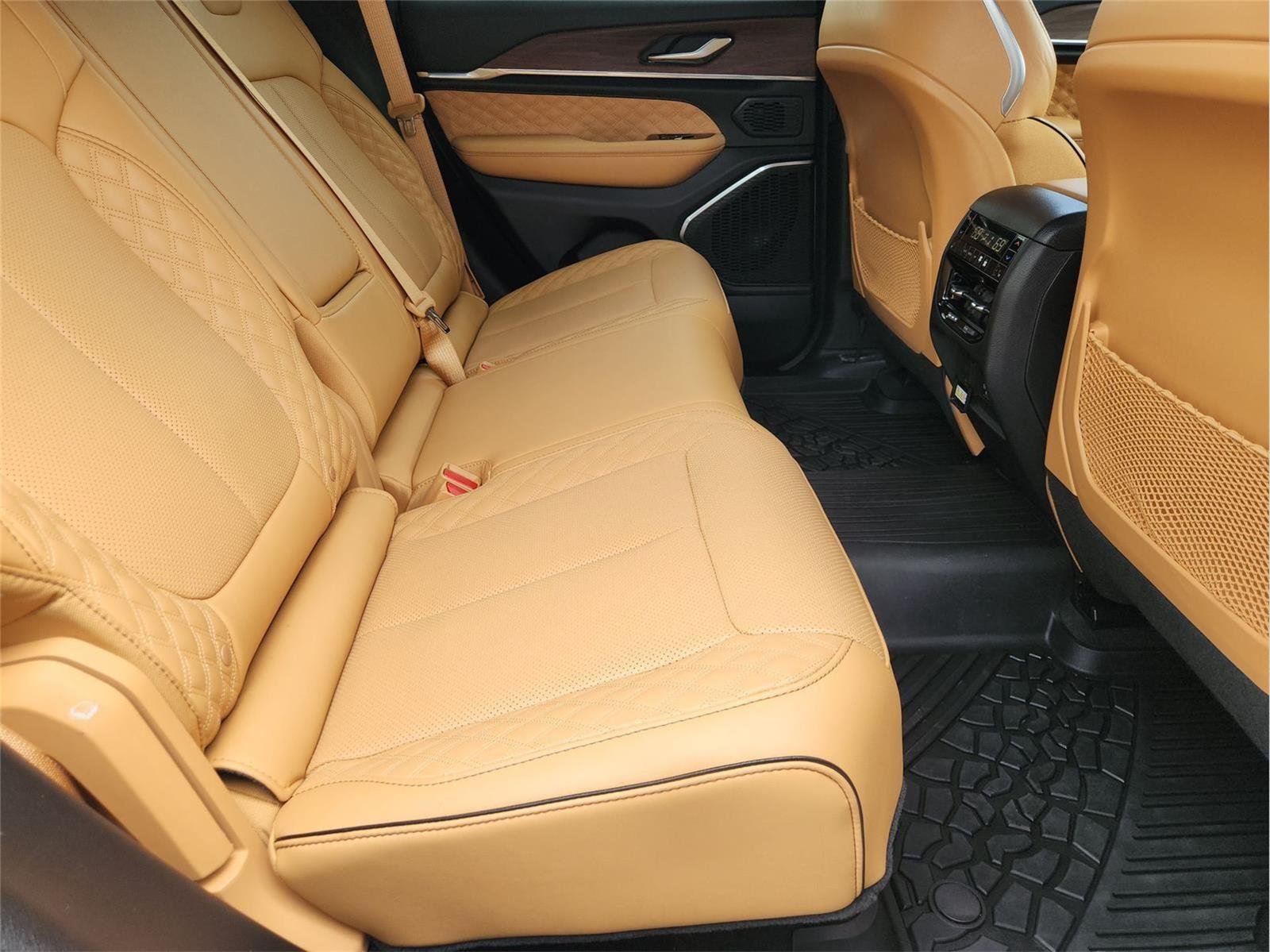 Used 2025 White Jeep Summit 4x4 image 28