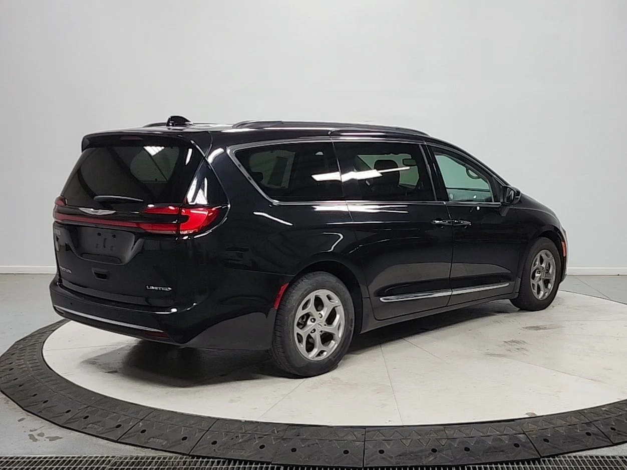 Used 2023 Black Chrysler Limited image 7