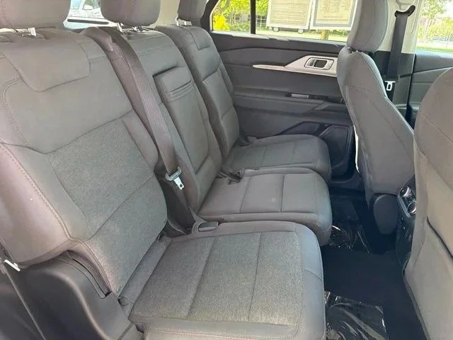 Used 2025 Vapor Blue Ford Active image 15