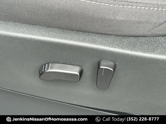 Used 2023 Gray Nissan SV image 35