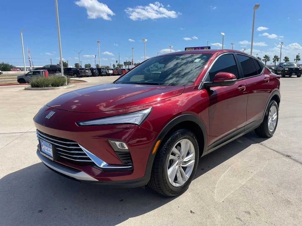 Used 2024 Red Buick Preferred image 3
