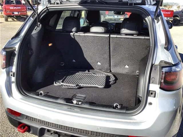 New 2026 Silver Zynith Metallic Clear-Coat  Paint Jeep TRAILHAWK 4X4 image 22