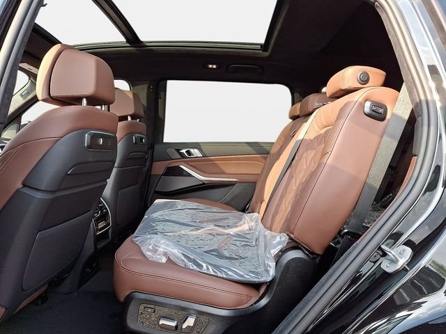 New 2027 Black Sapphire Metallic BMW xDrive40i image 9