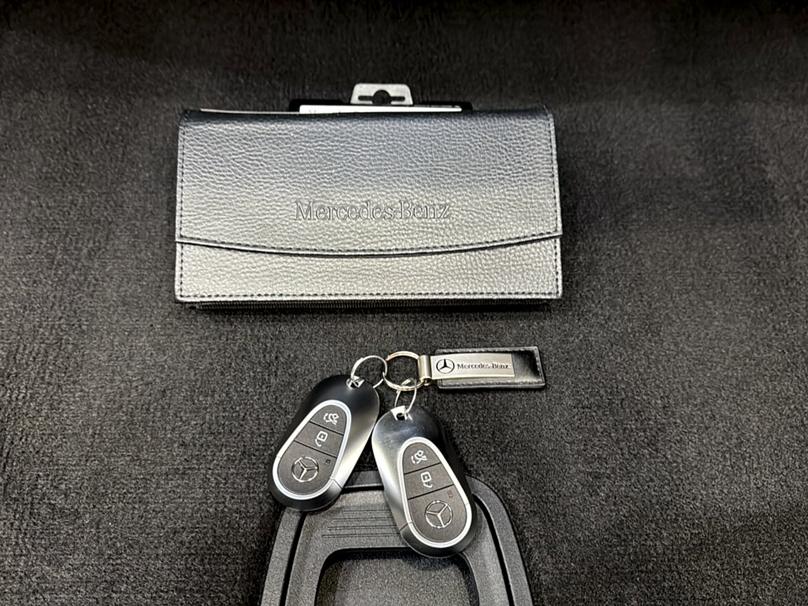 Certified Used 2024 Sterling Blue Metallic Mercedes-Benz 4MATIC® image 25