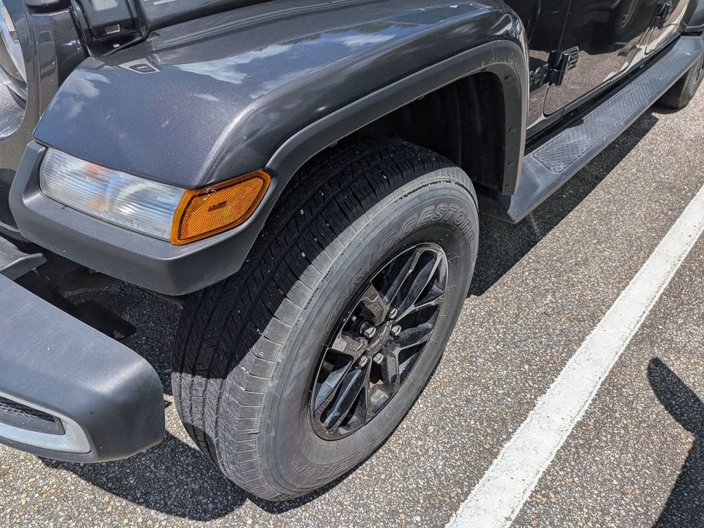 Used 2023 Gray Jeep Sport S image 8