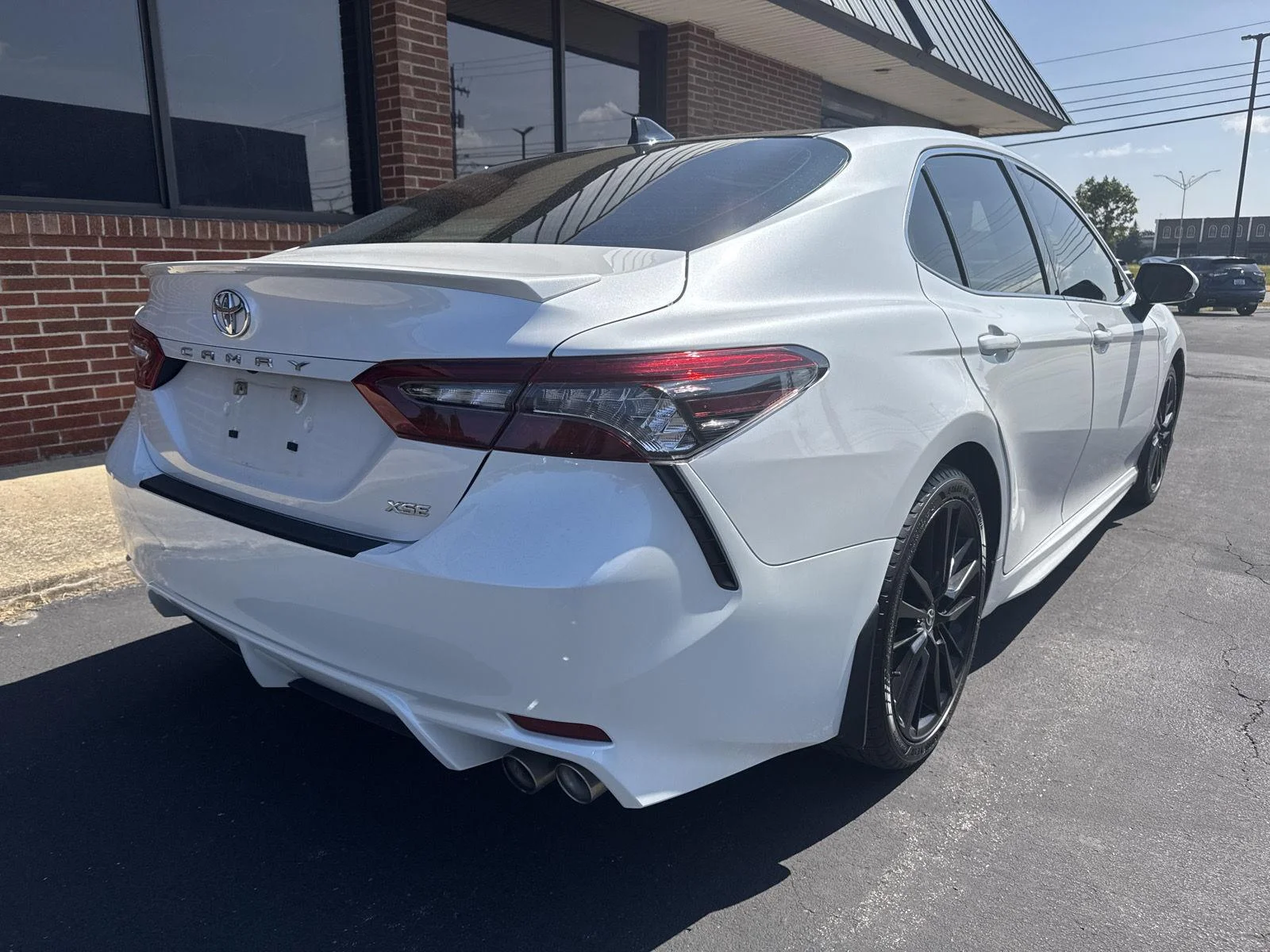 Used 2022 Wind Chill Pearl Toyota XSE image 6