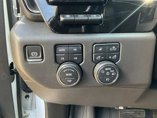 2023 Chevrolet Silverado 1500 ZR2 - Photo 8