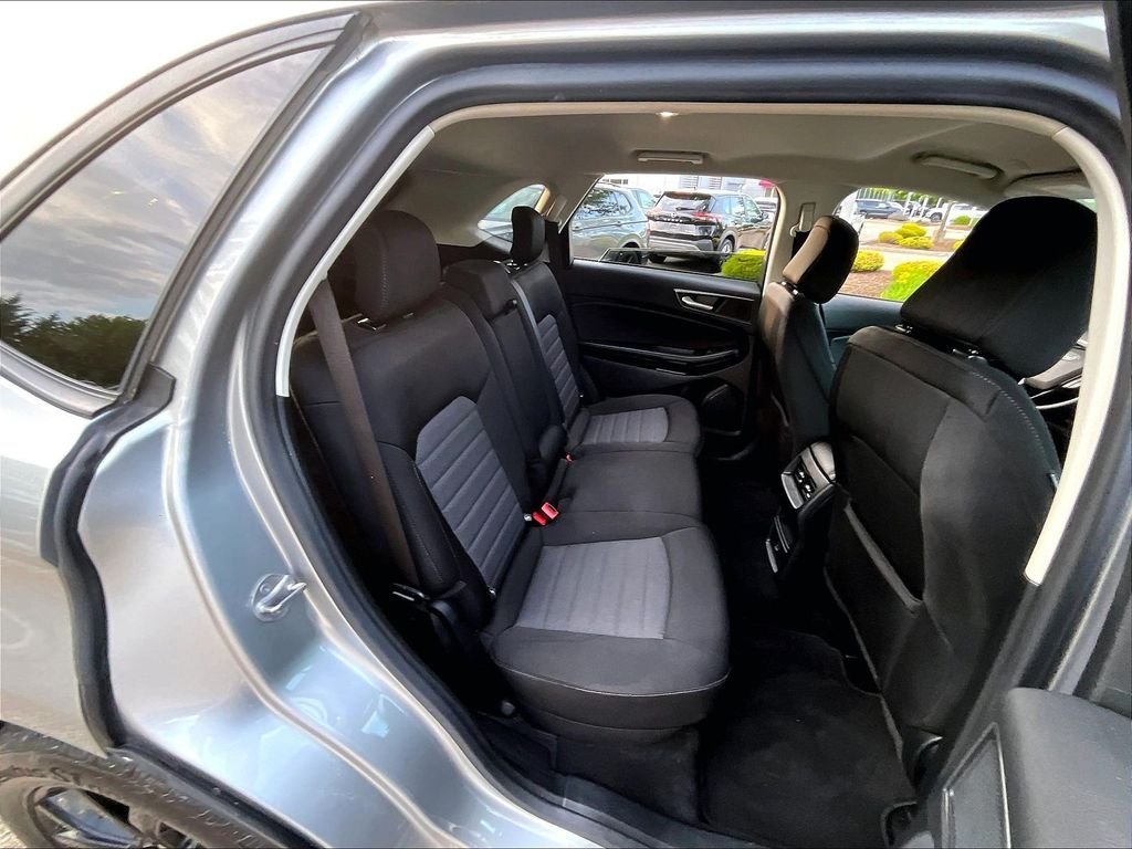 Used 2022 Silver Ford SE image 16